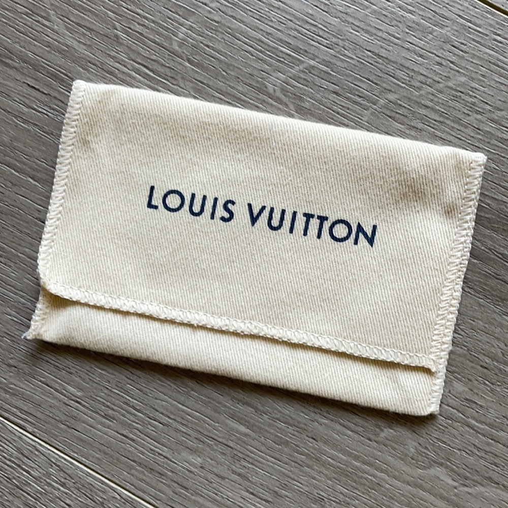 louis vuitton wallet pouch